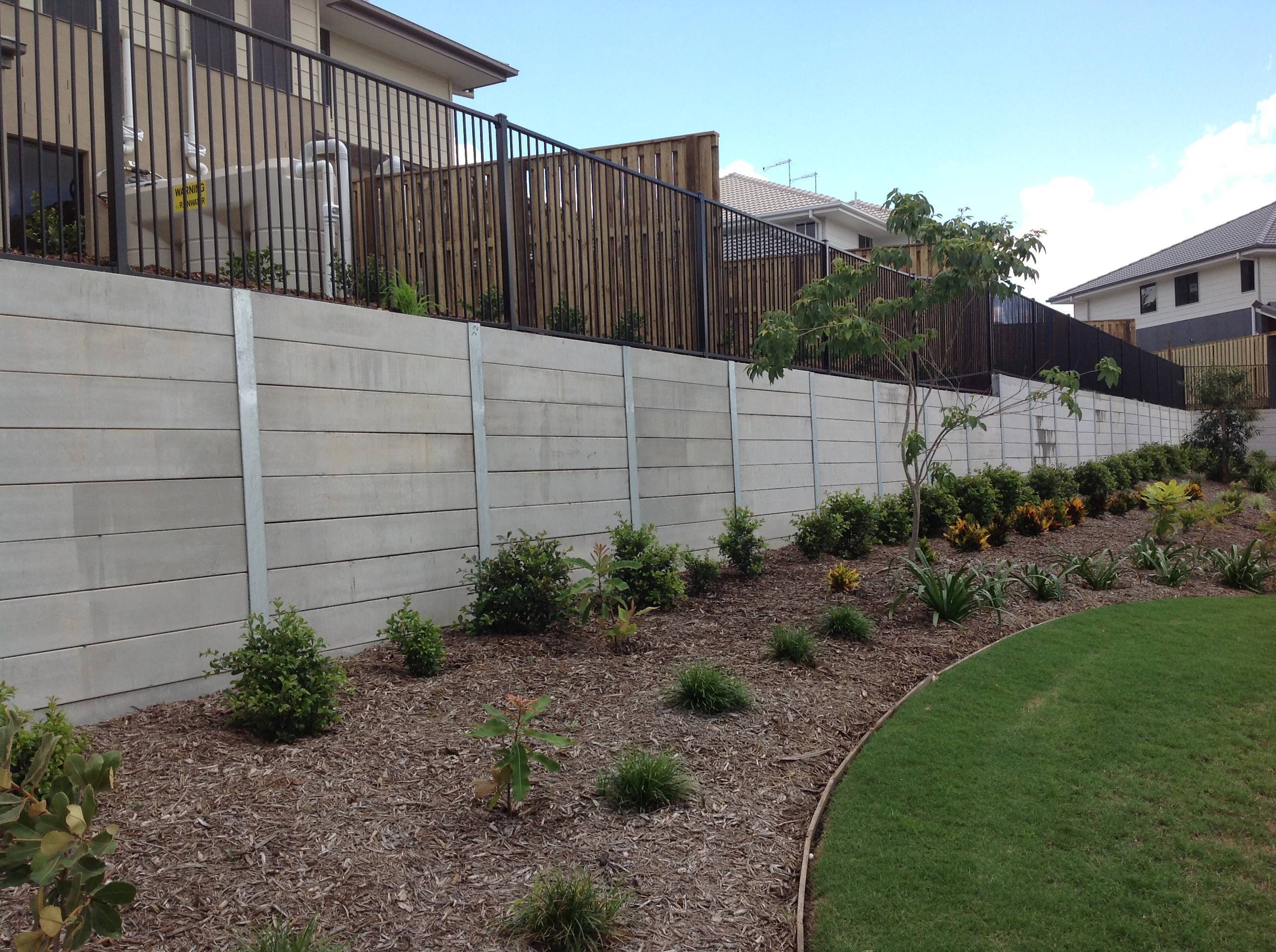 Aussie Concrete Smooth Grey 2000x200x75mm Sleeper Retaining Wall